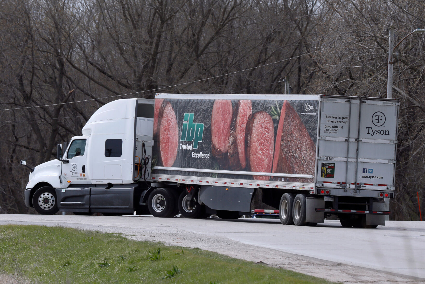 Coronavirus committee: Meat companies lied about impending shortage and put workers at risk